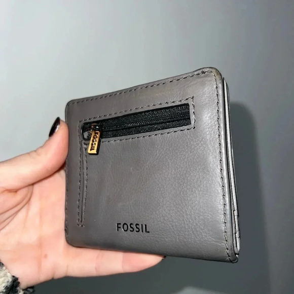 FOSSIL GRAY STUDDED WALLET - Picture 5 of 7